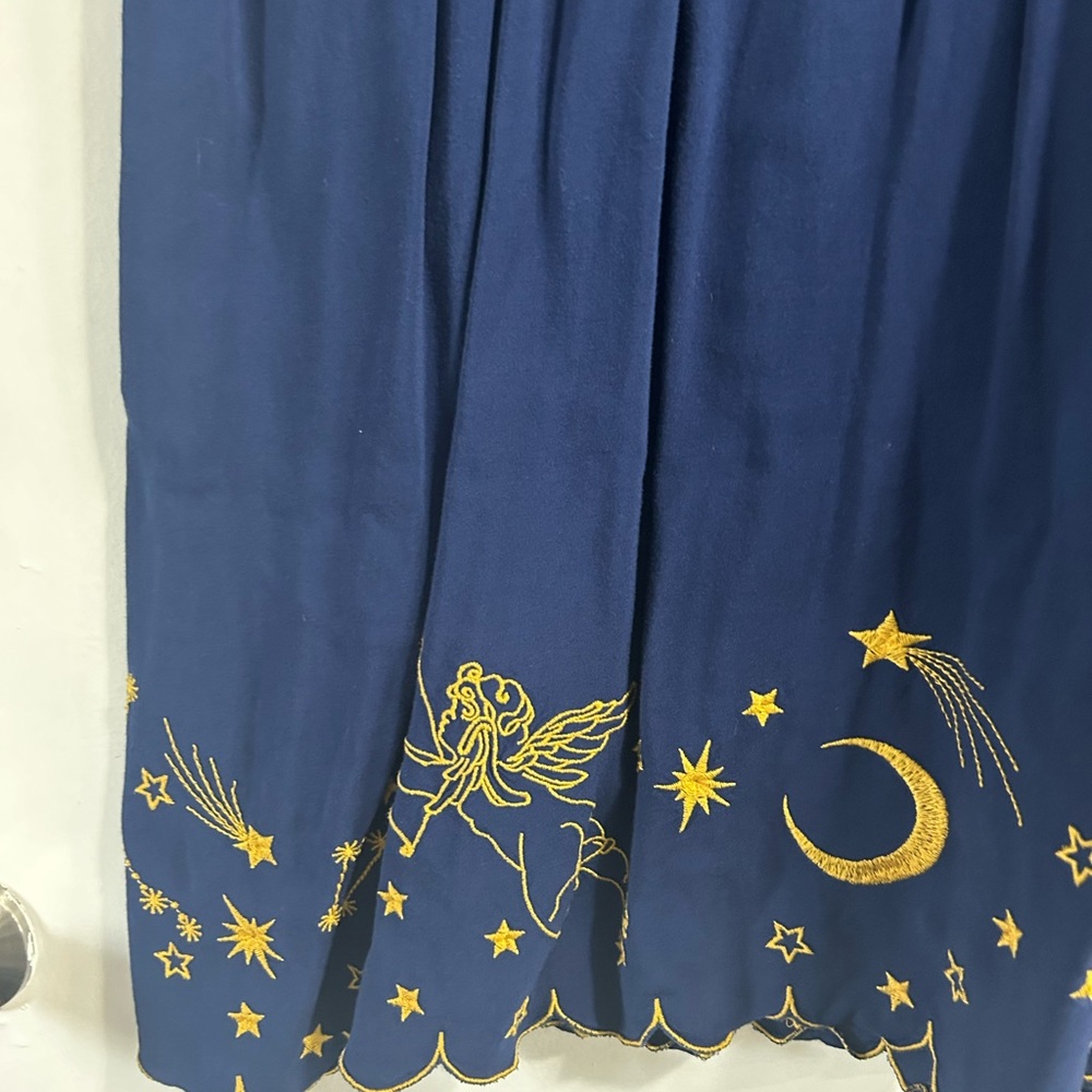 Cute blue dress with yellow stitching - Picture 2 of 3